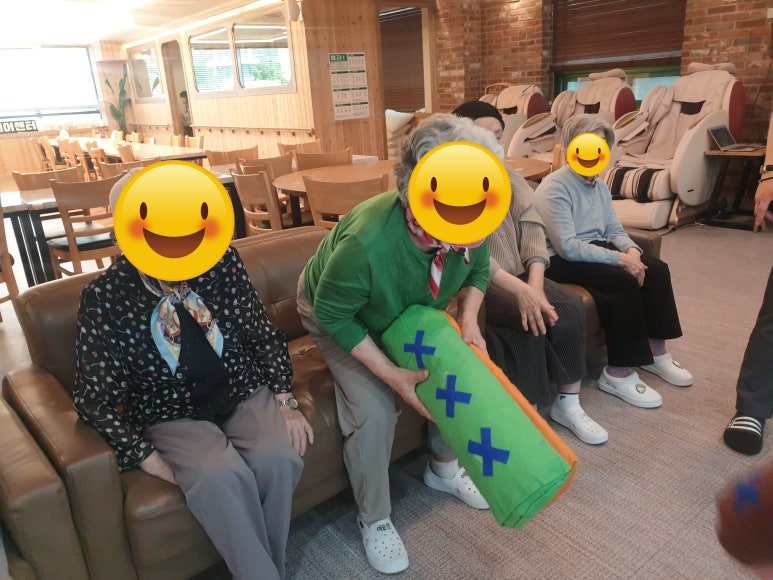 아들과딸 성남 고등동 주간보호센터와 함께하는 즐거운 협동 활동, 대왕 윷