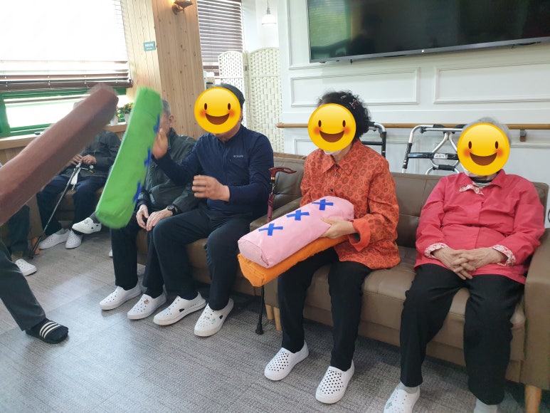 아들과딸 성남 고등동 주간보호센터와 함께하는 즐거운 협동 활동, 대왕 윷