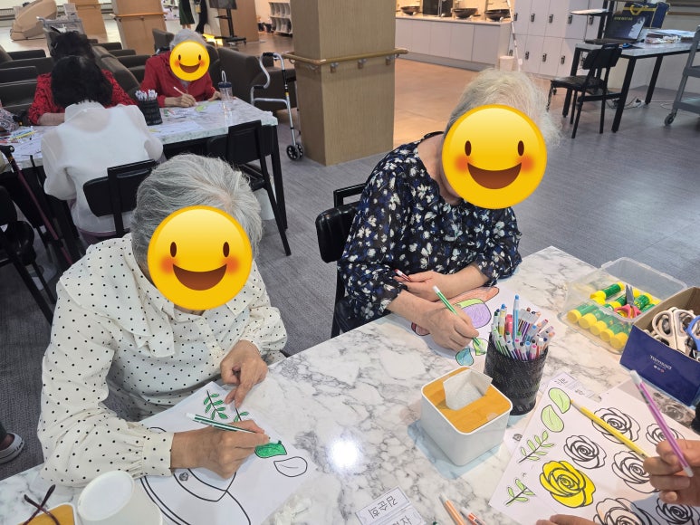 수진동 주간보호센터 여름 밀짚모자 만들기